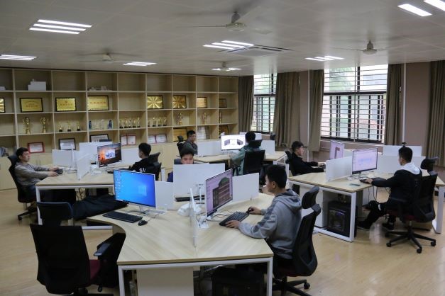 建筑与艺术设计学院实验中心 平面设计实验平台